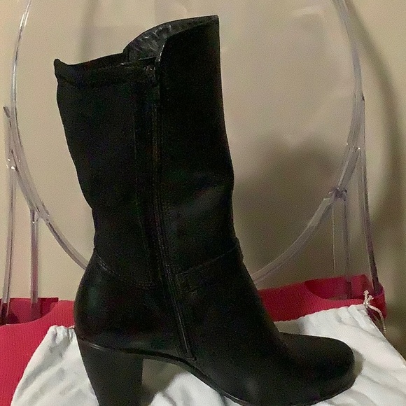 Ecco winter boots.  Size 36. Perfect condition - Picture 2 of 3